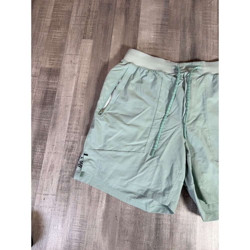 Lululemon LTT License to Train Shorts Mint Green Mens Large 7" Inseam Liner - Picture 9 of 13